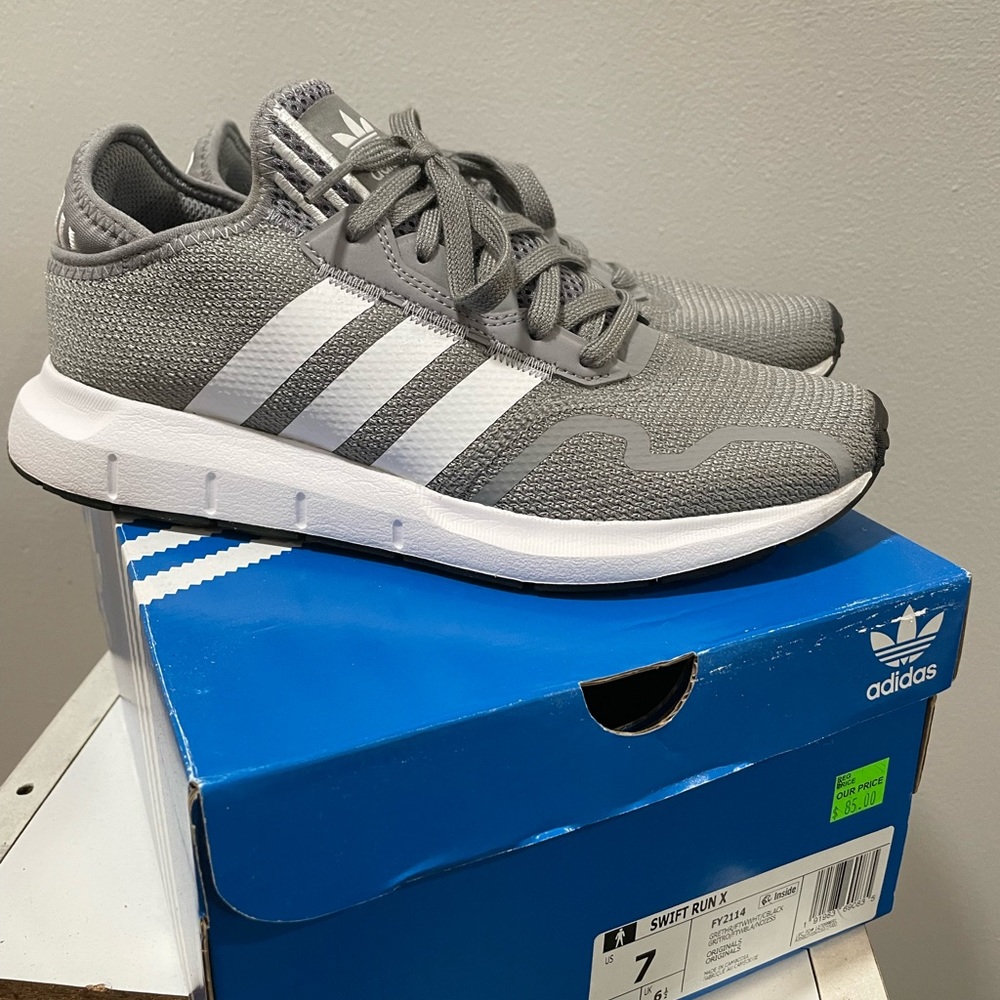 Mens Adidas Swift run x size 7